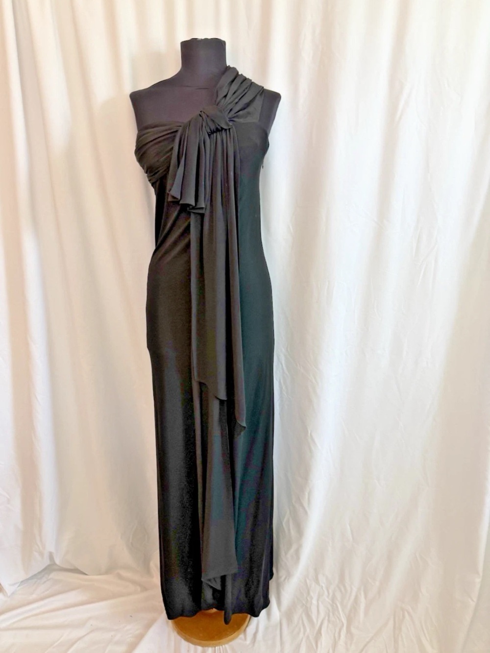 Viktor & Rolf Black One Shoulder Gown with Fabric Knot - size 40 - US Size XS